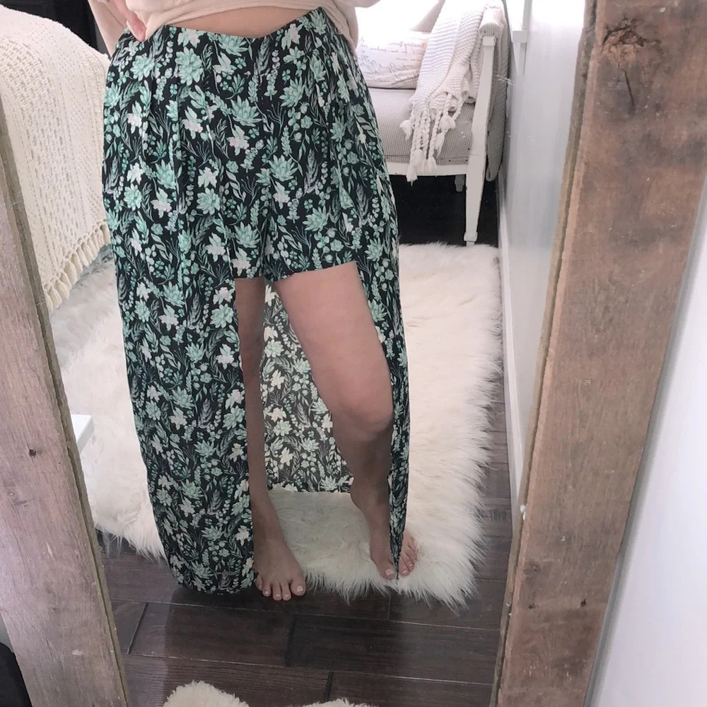 Kaari Blue size 14 black pink & green floral boho maxi skort